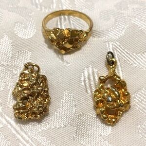 Vintage Gold Tone Nugget Pendants & Ring Size 8.5 Set Lot of 3